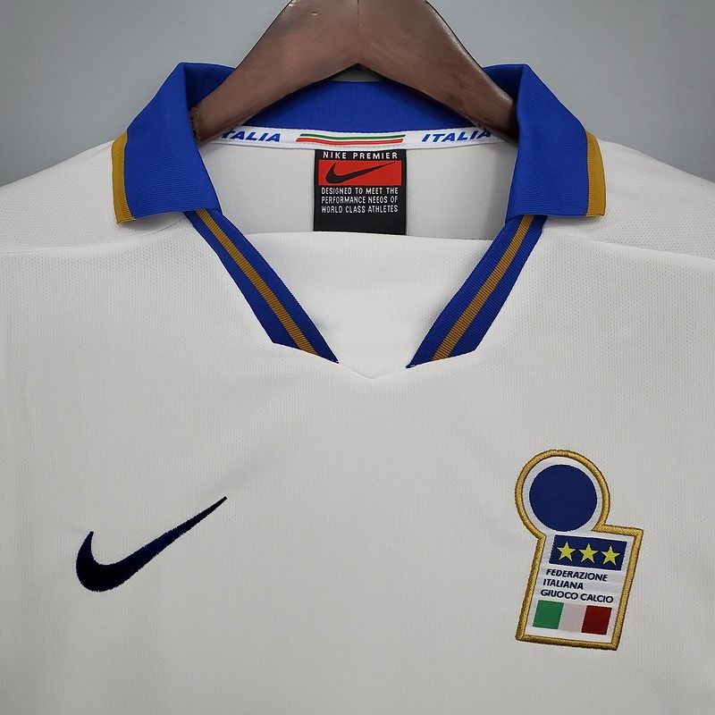 Retro Italy 1996 Away Fan