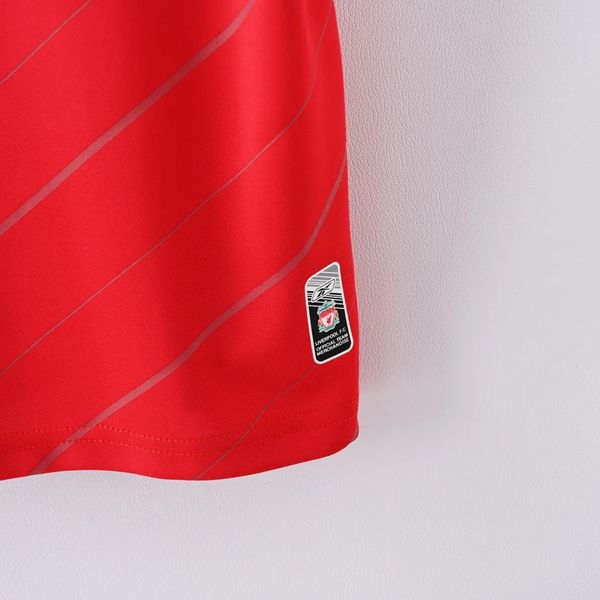 Retro Liverpool FC 2005-2006 Home Fan