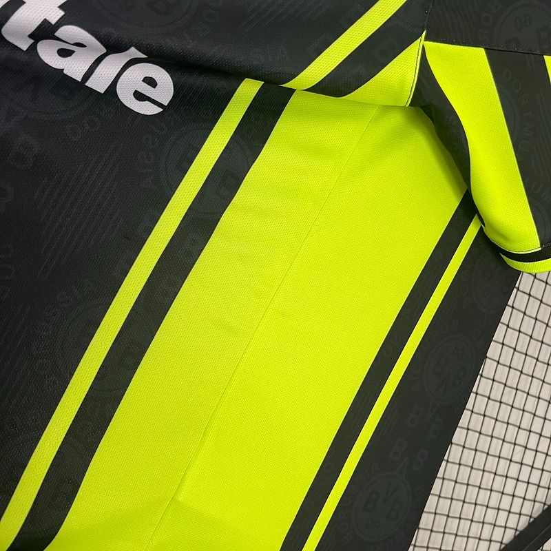 Retro Borussia Dortmund 1996-1997 Away Fan