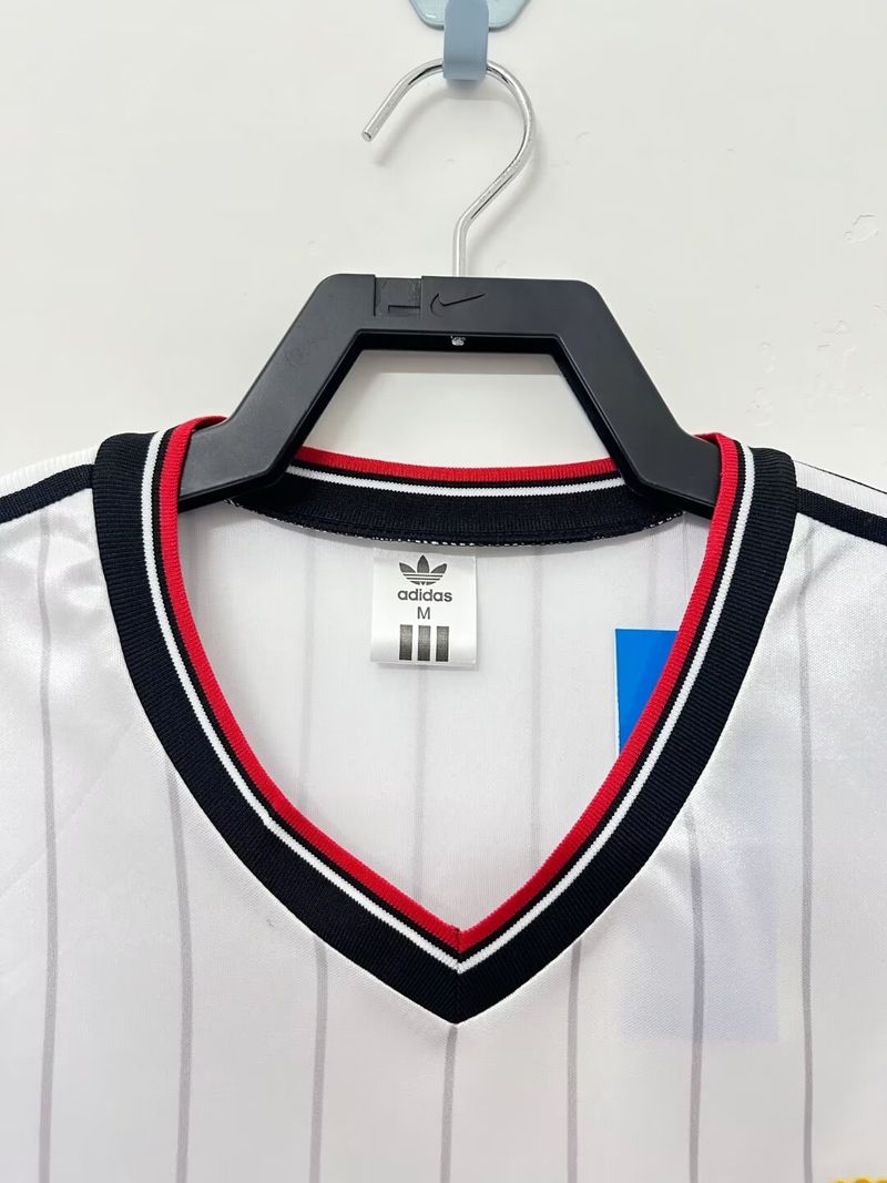 Manchester United 1983 Away - Fan Version [Adult]
