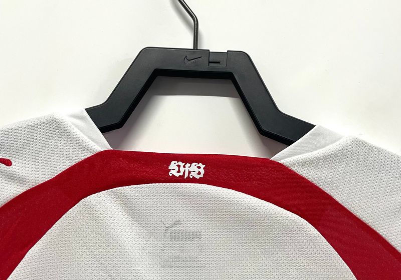 Retro VfB Stuttgart 2006-2007 Home Fan
