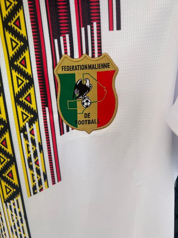 Aficionado visitante de Mali 2024