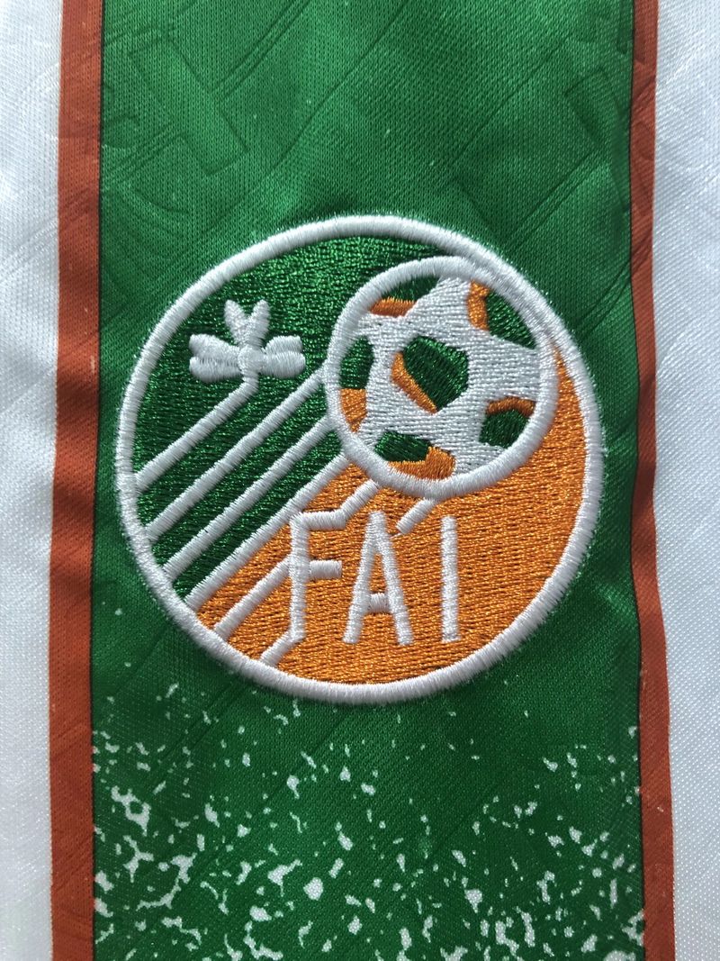 Retro Ireland 1994 Away Fan