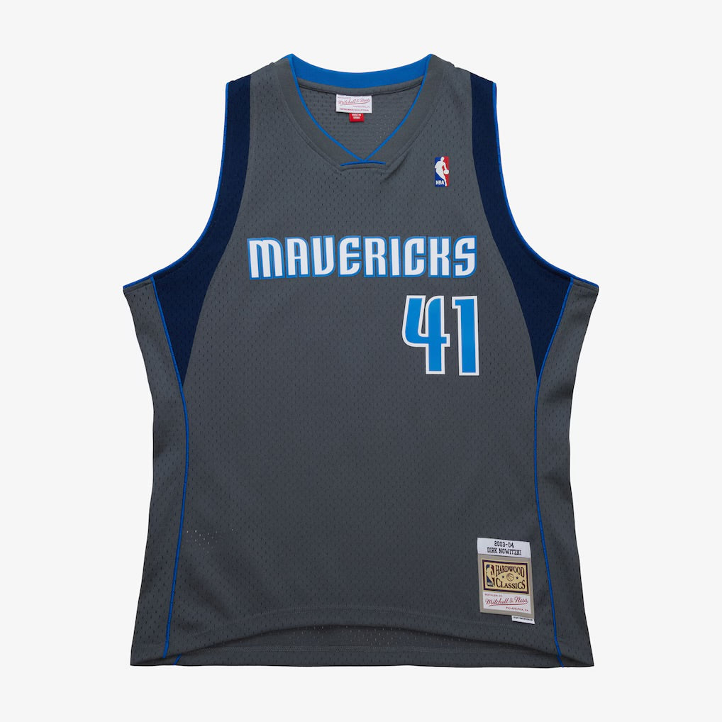 Dallas Mavericks Retro (2003) - Dirk Nowitzki #41