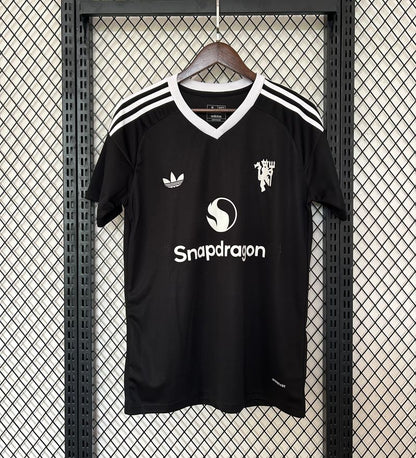 Manchester United FC 2024/2025 Goalkeeper - Fan [Adult]