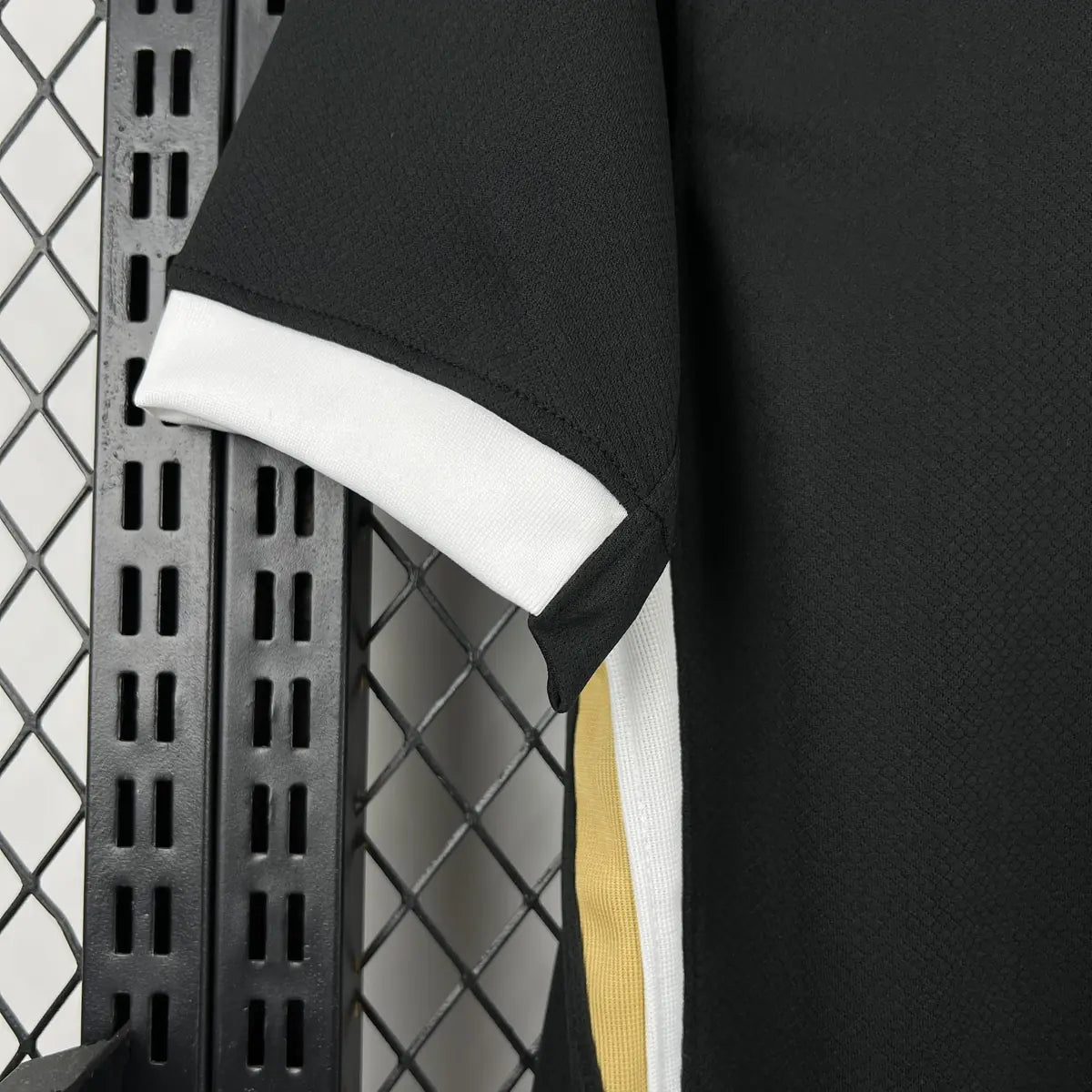 Atlético Mineiro 2026-2027 Home Fan Jersey #2 - View 9