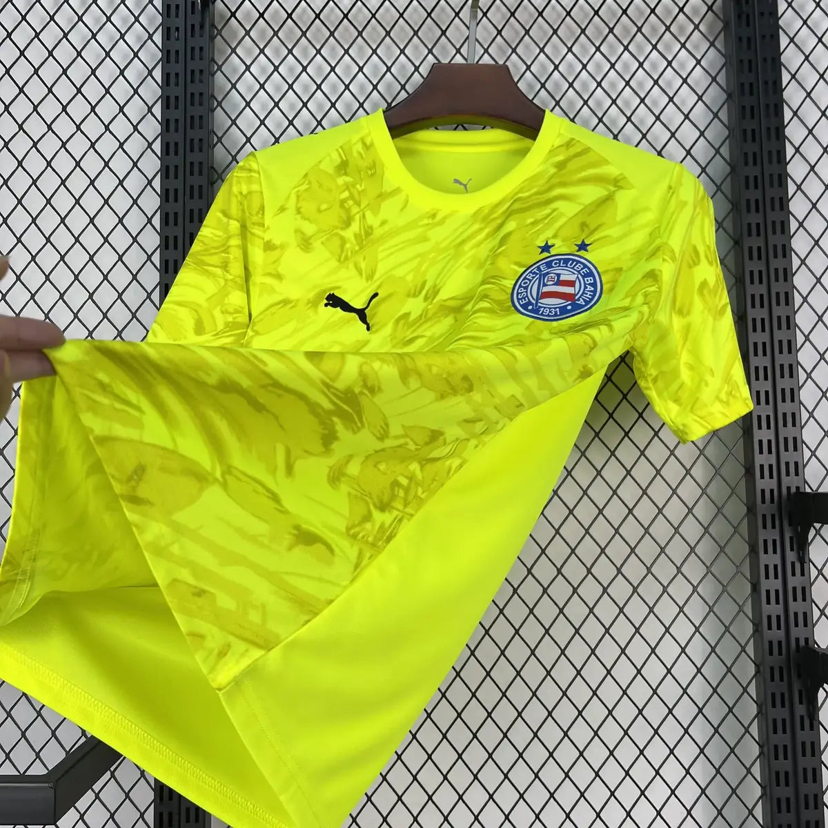 Bahia 2026-2027 Goalkeeper Fan Jersey #3 - View 7