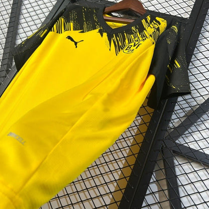 Borussia Dortmund 2025-2026 Home Fan