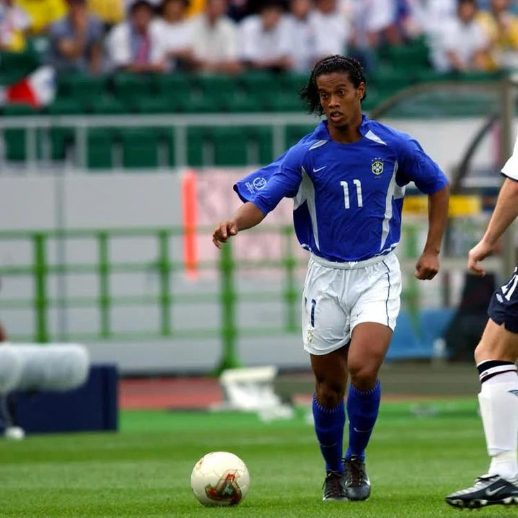 Retro Brazil 2002 Away Fan