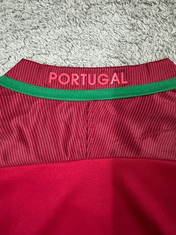 Camiseta retro de la primera equipación del Retro Kids Portugal 2016 para aficionados