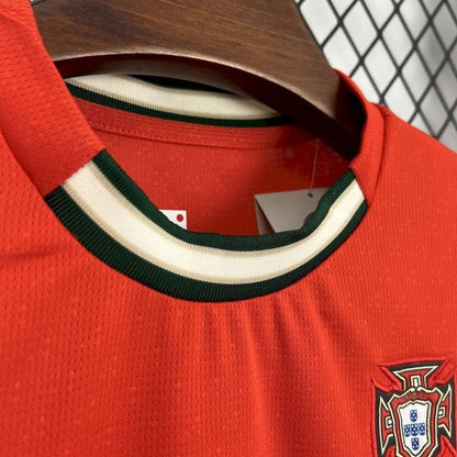 Equipación de casa para niños de Portugal 2025-2026