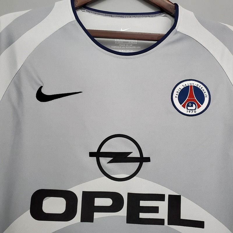 Retro Paris Saint-Germain 2001-2002 Away Fan