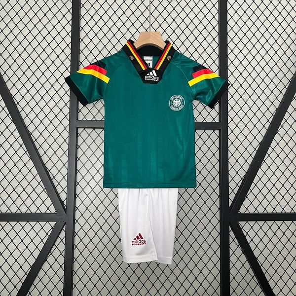 Retro Niños Alemania 1992 Aficionado Visitante