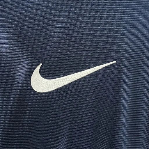 Retro Paris Saint-Germain 2001-2002 Home Fan