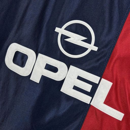 Retro Paris Saint-Germain 2001-2002 Home Fan