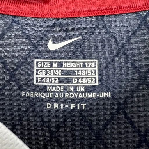 Retro Paris Saint-Germain 2001-2002 Home Fan