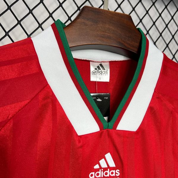 Retro Liverpool FC 1993-1995 Home Fan
