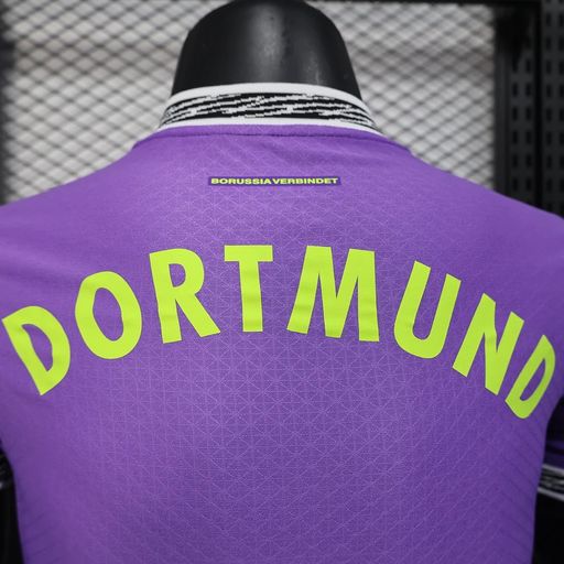 Borussia Dortmund 2025-2026 Goalkeeper Player