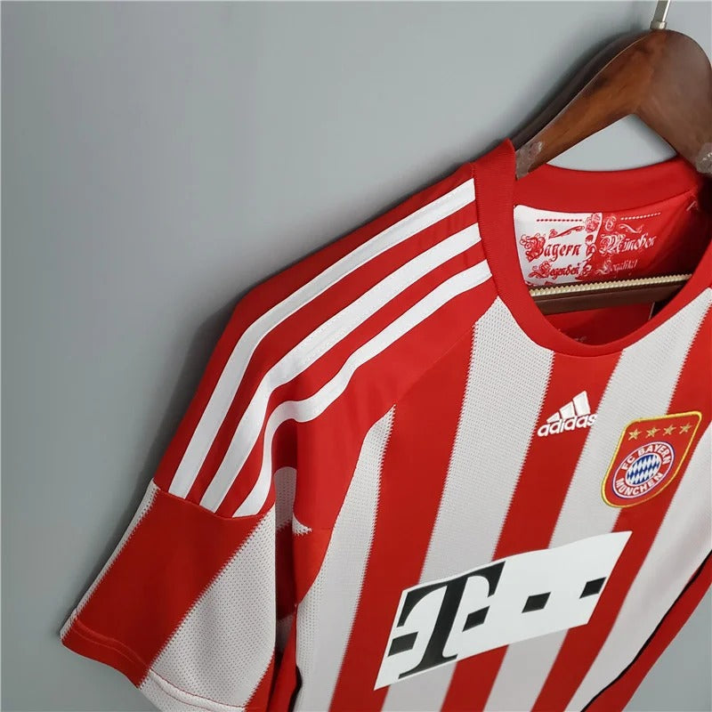 Retro Bayern München 2010-2011 Home Fan