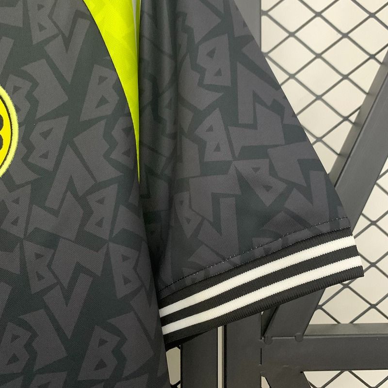 Retro Borussia Dortmund 1995-1996 Away Fan