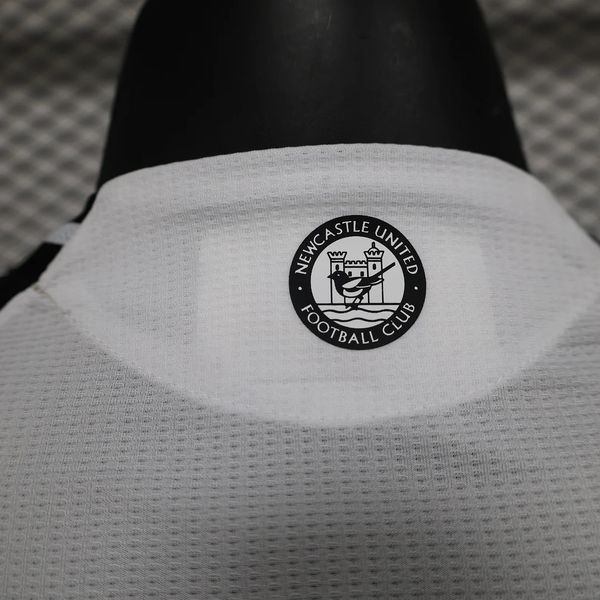 Newcastle United 2024/2025 Local - Versión Jugador [Adulto]