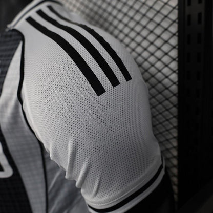 Newcastle United 2025/2026 Home - Player Version [Adult]