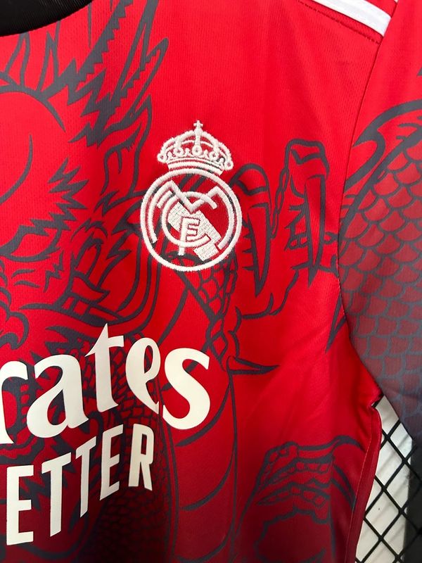 Real Madrid Édition Spéciale Dragon 2025/2026 - Version Fan [Adulte]