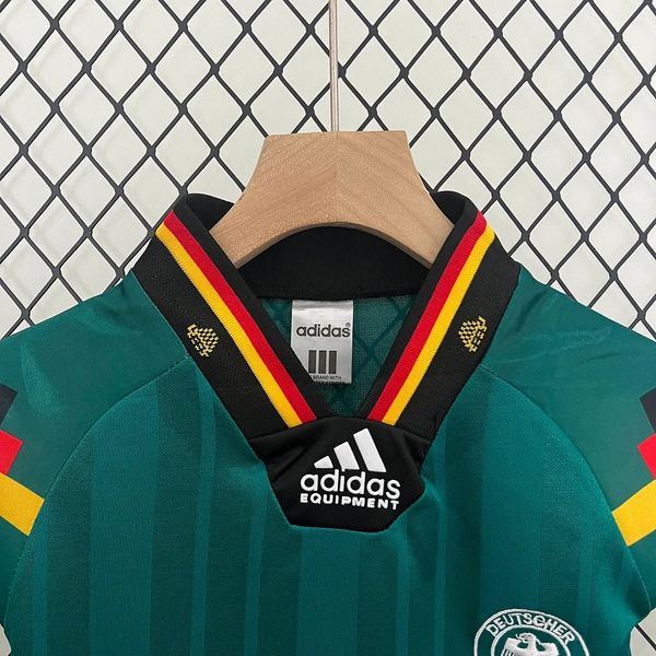 Retro Niños Alemania 1992 Aficionado Visitante