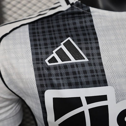 Newcastle United 2025/2026 Home - Player Version [Adult]