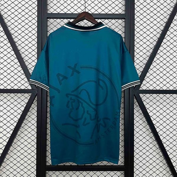 Retro AFC Ajax 1995-1996 Away Fan