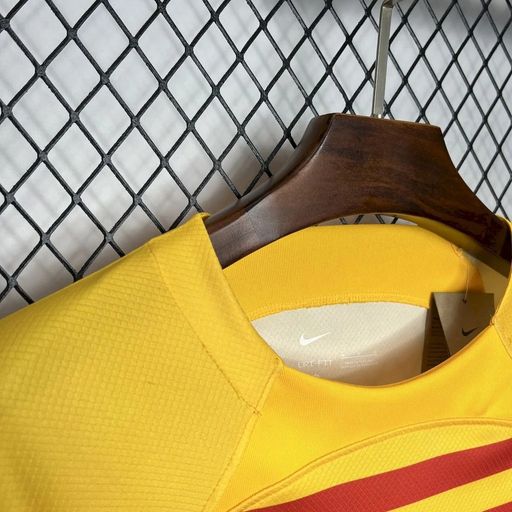 FC Barcelona 2024/2025 Edición Especial Amarilla - Versión Aficionado [Adulto]