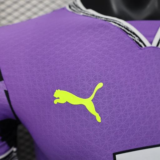 Borussia Dortmund 2025-2026 Goalkeeper Player