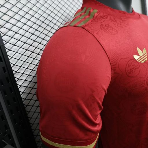 Bayern Múnich 2025-2026 Edición Especial 125 Aniversario Jugador Rojo