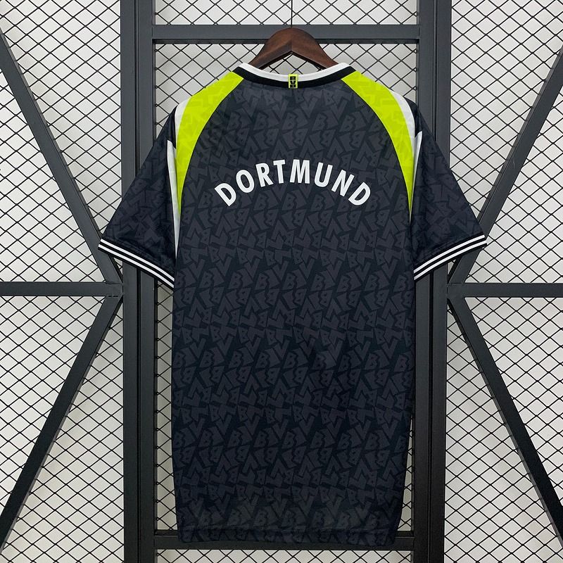 Retro Borussia Dortmund 1995-1996 Away Fan