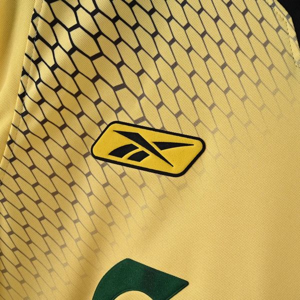 Aficionado Retro del Liverpool FC 2004-2005 (Visitante)