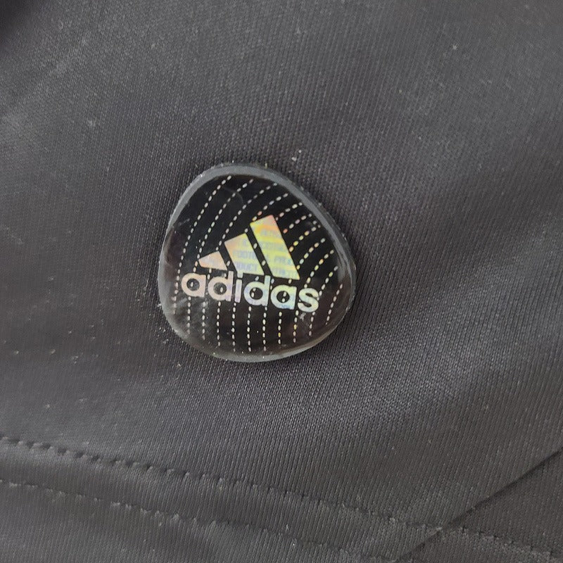 Real Madrid 2011/2012 Goalkeeper - Fan Version [Adult]