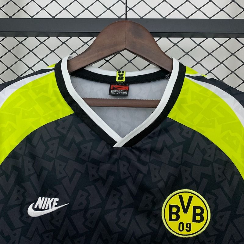 Retro Borussia Dortmund 1995-1996 Away Fan
