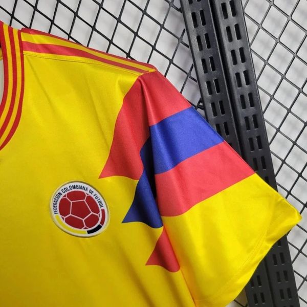 Retro Colombia 1990 Home Fan