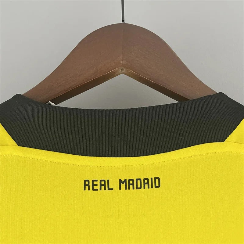 Real Madrid 2011/2012 Goalkeeper - Fan Version [Adult]