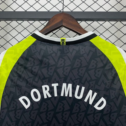 Retro Borussia Dortmund 1995-1996 Away Fan