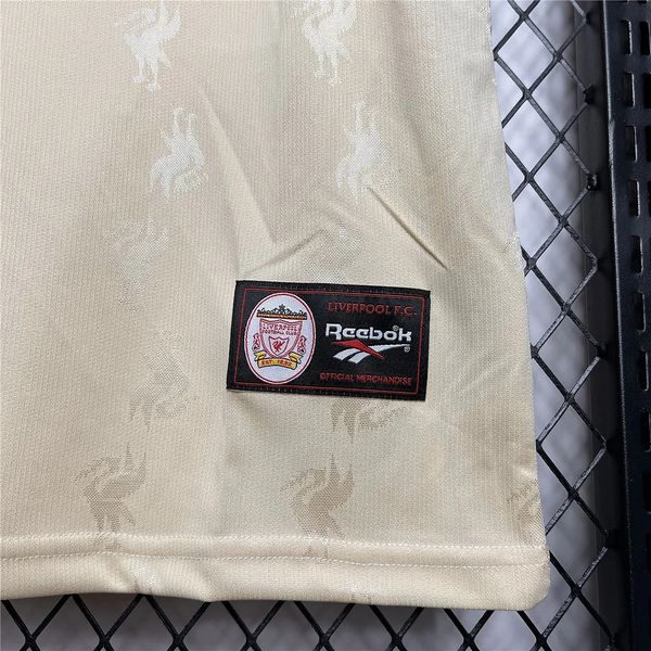 Retro Liverpool FC 1996-1997 Away Fan