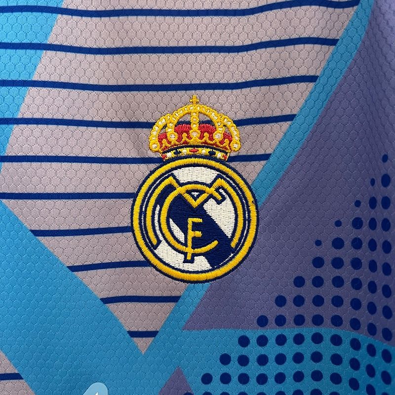 Real Madrid 2024/2025 Goalkeeper - Fan [Adult]