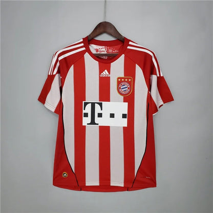 Retro Bayern München 2010-2011 Home Fan