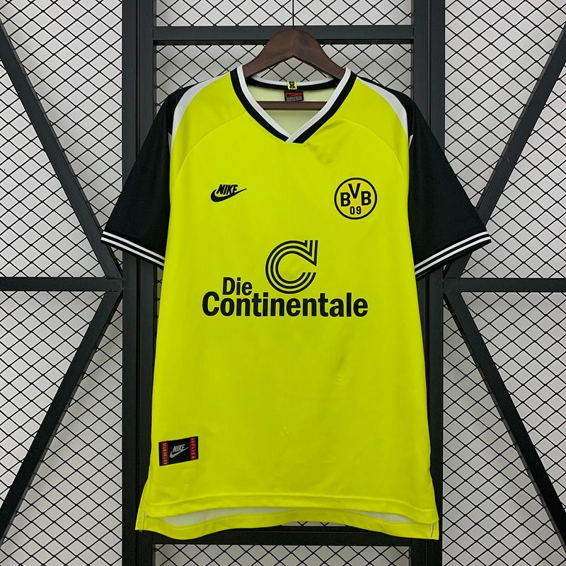 Retro Borussia Dortmund 1995-1996 Home Fan