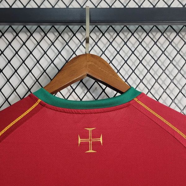 Retro Portugal 2006 Home Fan