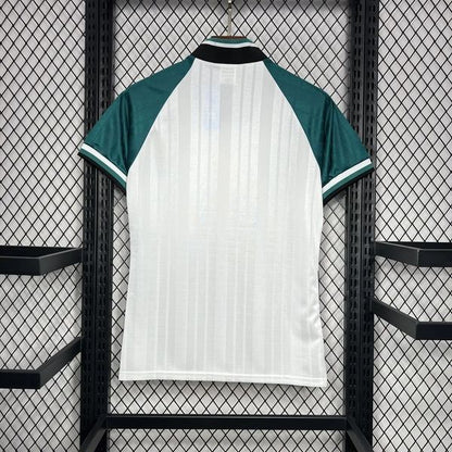 Retro Liverpool FC 1993-1995 Away Fan