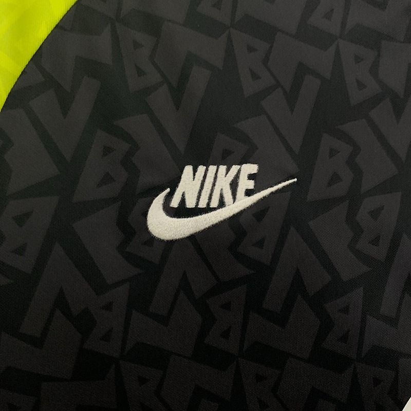 Retro Borussia Dortmund 1995-1996 Away Fan