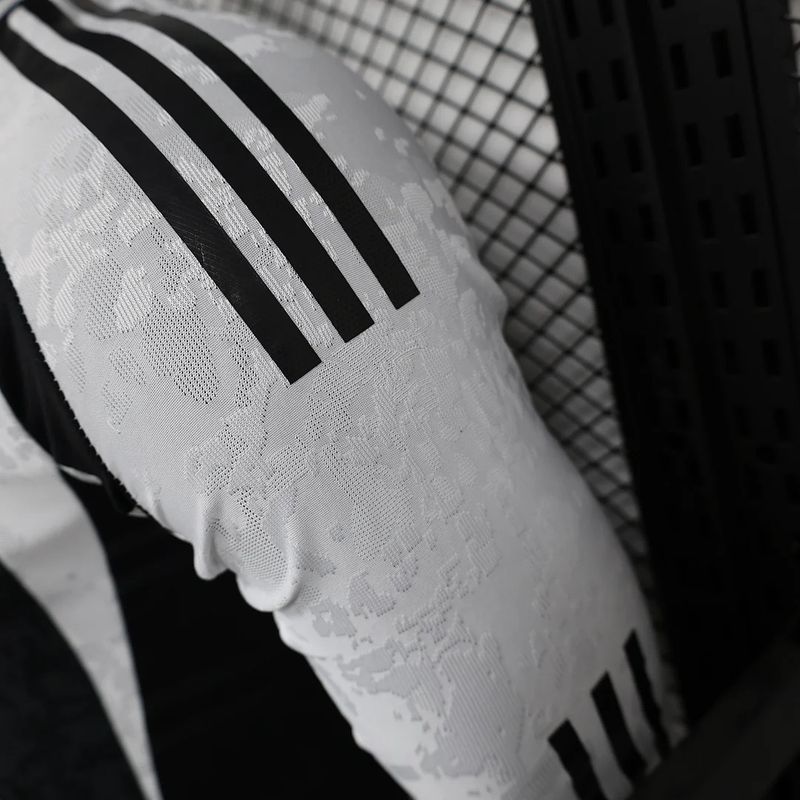 Juventus FC 2024/2025 Home Long Sleeve - Player Version Adult