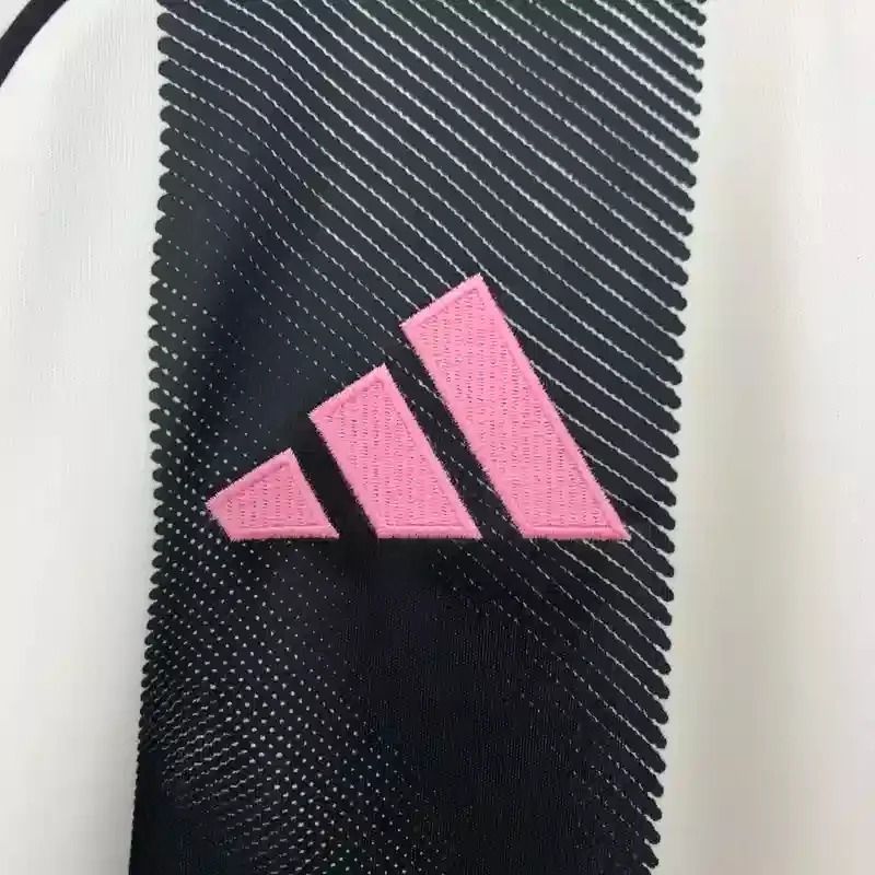 Juventus FC 2025/2026 Local - Versión Aficionado [Adulto]