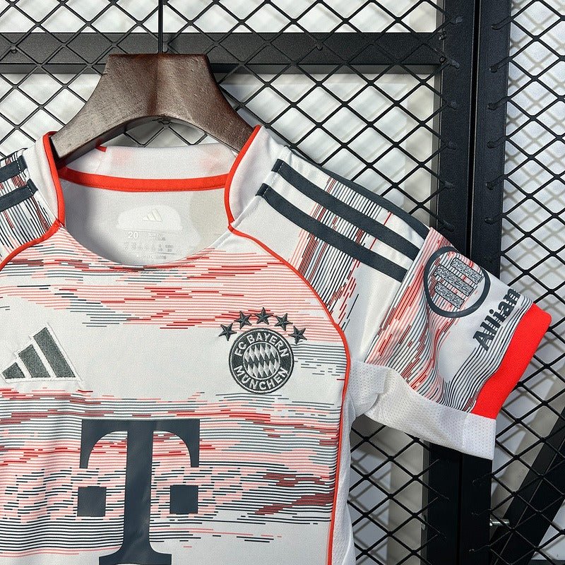 FC Bayern Munich 2025/2026 Away - Fan Version [Kids]